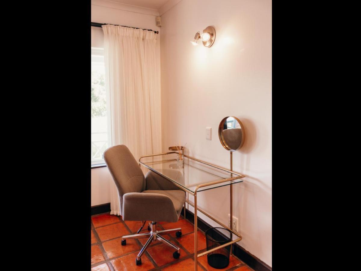 Hilltop Boutique Hotel Victoria Bay Zimmer foto