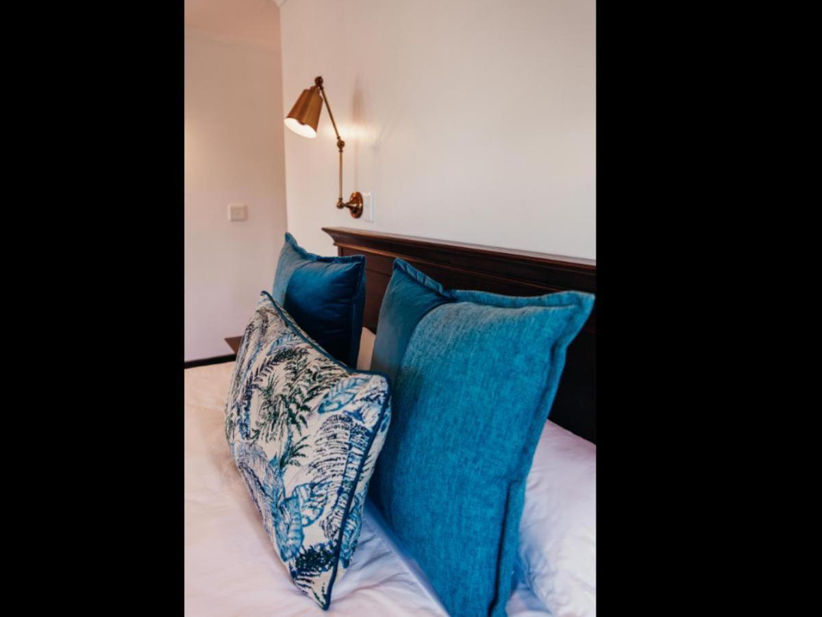 Hilltop Boutique Hotel Victoria Bay Zimmer foto