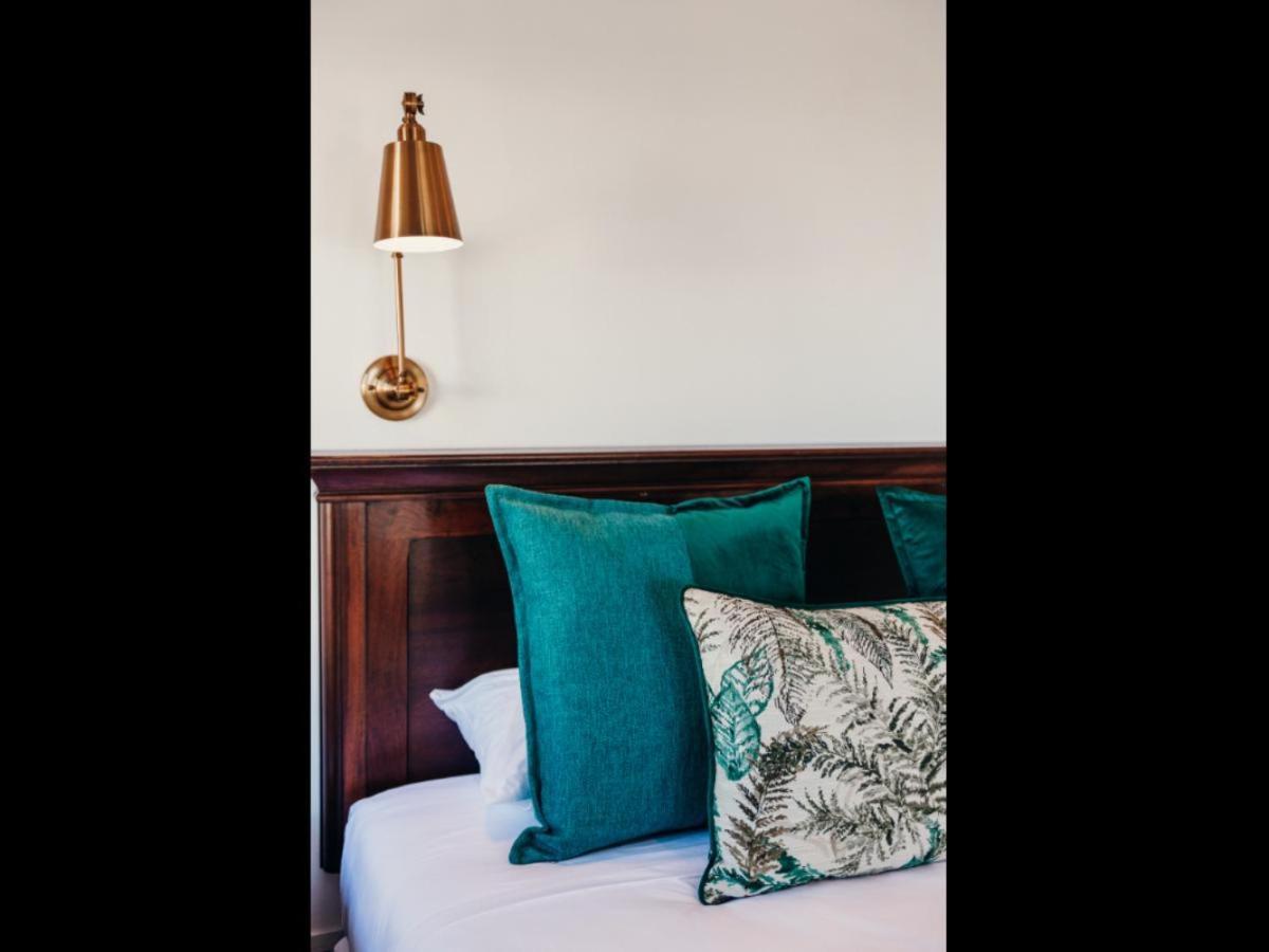 Hilltop Boutique Hotel Victoria Bay Zimmer foto